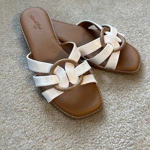 Universal Thread size 7 sandals